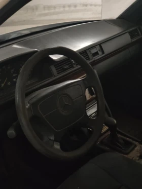 Mercedes-Benz 124, снимка 4