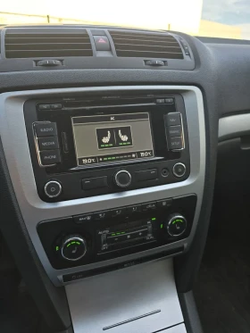 Skoda Octavia 2.0TDI DSG VRS - 15500 лв. / 7925.02 € - 72135956 14