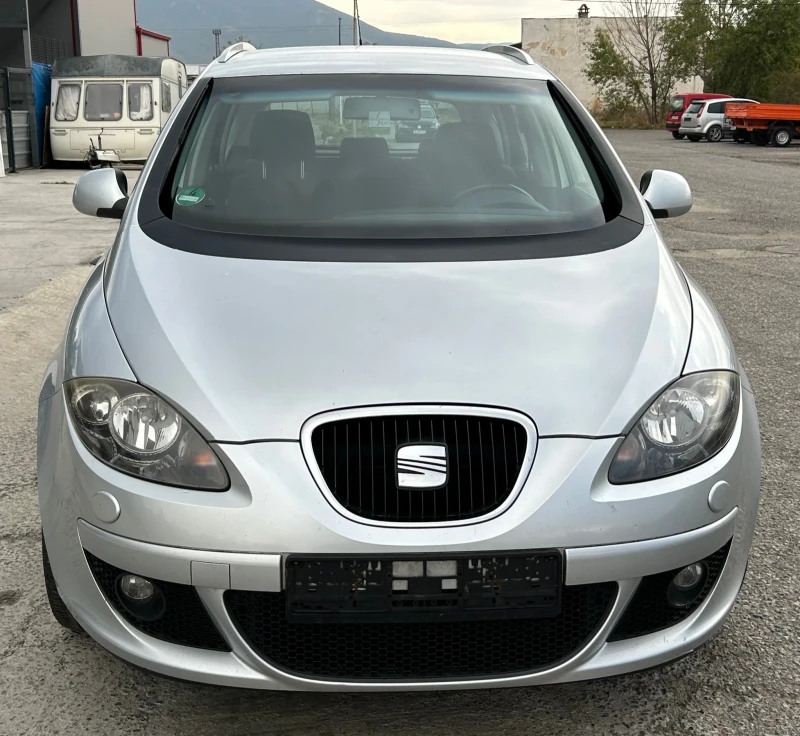 Seat Altea XL 2.0TDI 140ps 6 Скорости , снимка 5 - Автомобили и джипове - 47535072