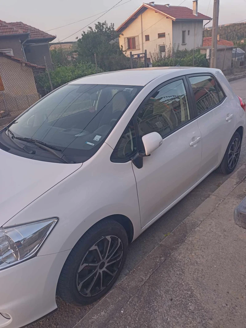 Toyota Auris, снимка 1 - Автомобили и джипове - 48043932