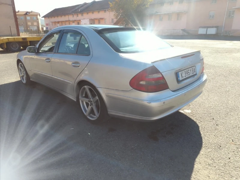 Mercedes-Benz E 270 CDI, снимка 7 - Автомобили и джипове - 49123504