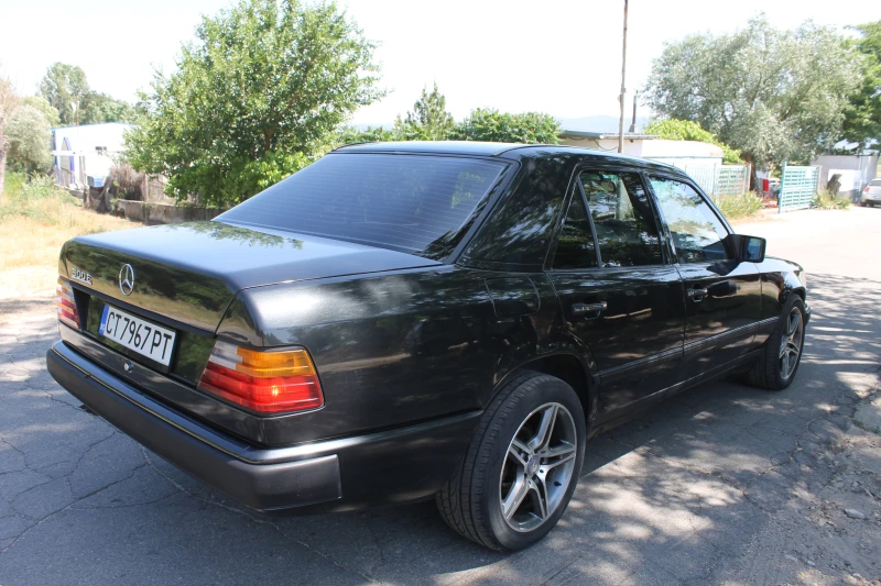 Mercedes-Benz 300  Е, снимка 7 - Автомобили и джипове - 50791656