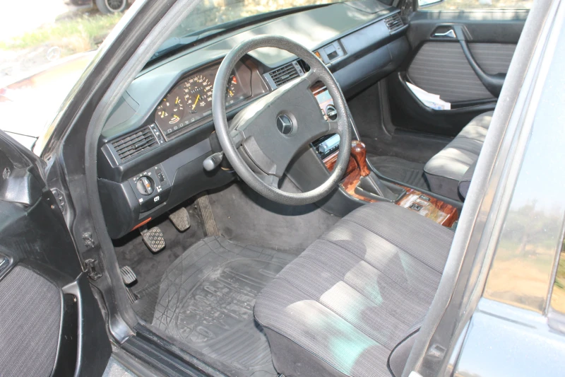 Mercedes-Benz 300  Е, снимка 11 - Автомобили и джипове - 50791656