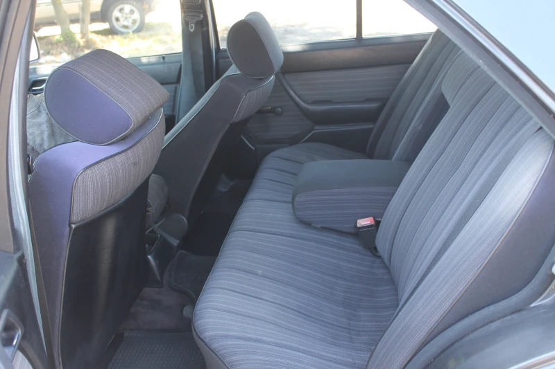 Mercedes-Benz 300  Е, снимка 10 - Автомобили и джипове - 50791656