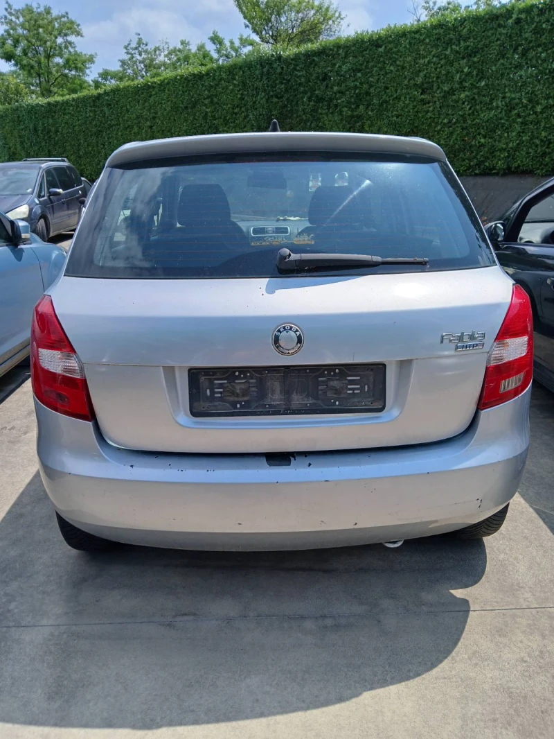 Skoda Fabia 1.2, снимка 4 - Автомобили и джипове - 50929710