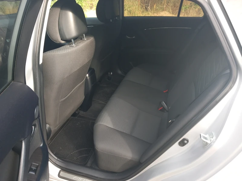 Toyota Avensis 2.0 i ГАЗ АВТОМАТИК, снимка 12 - Автомобили и джипове - 52536239