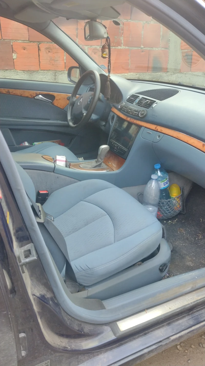 Mercedes-Benz E 270, снимка 5 - Автомобили и джипове - 52904996