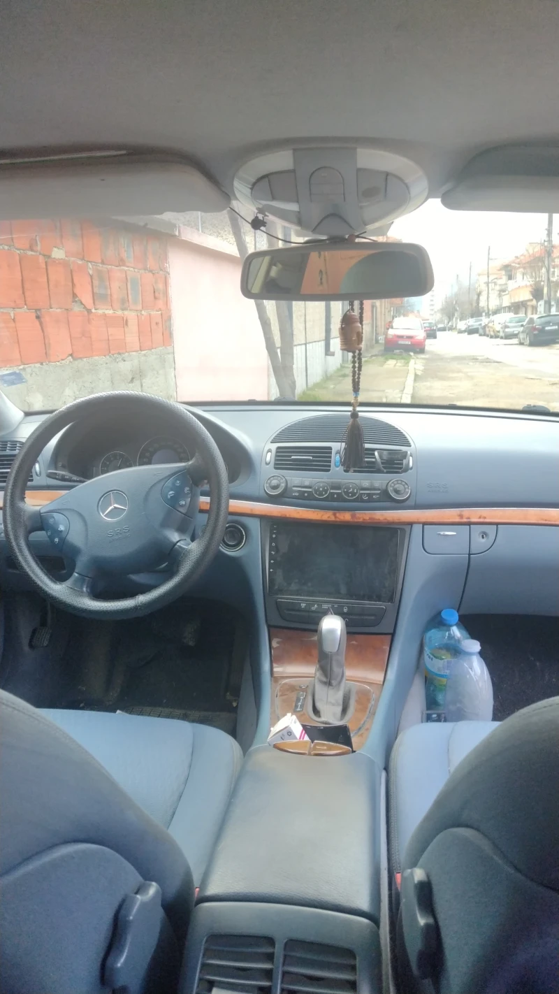 Mercedes-Benz E 270, снимка 7 - Автомобили и джипове - 52904996