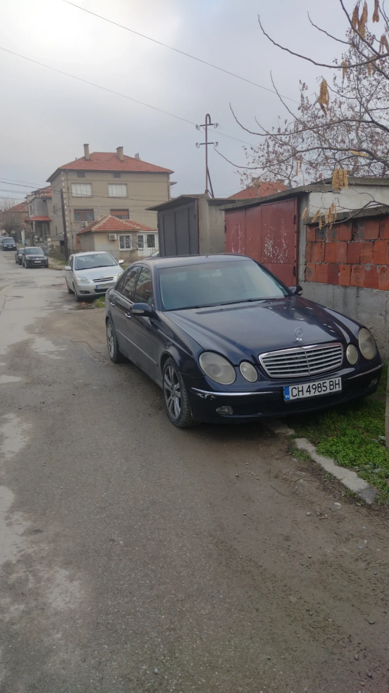 Mercedes-Benz E 270, снимка 3 - Автомобили и джипове - 52904996
