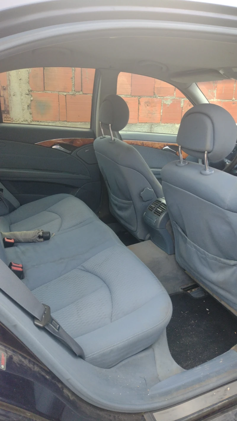 Mercedes-Benz E 270, снимка 6 - Автомобили и джипове - 52904996