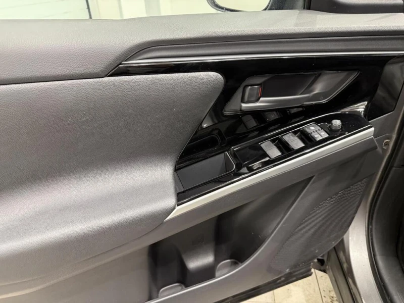 Toyota bZ4X XLE AWD* Bluetooth* Sunroof* Подгрев* , снимка 17 - Автомобили и джипове - 53362516