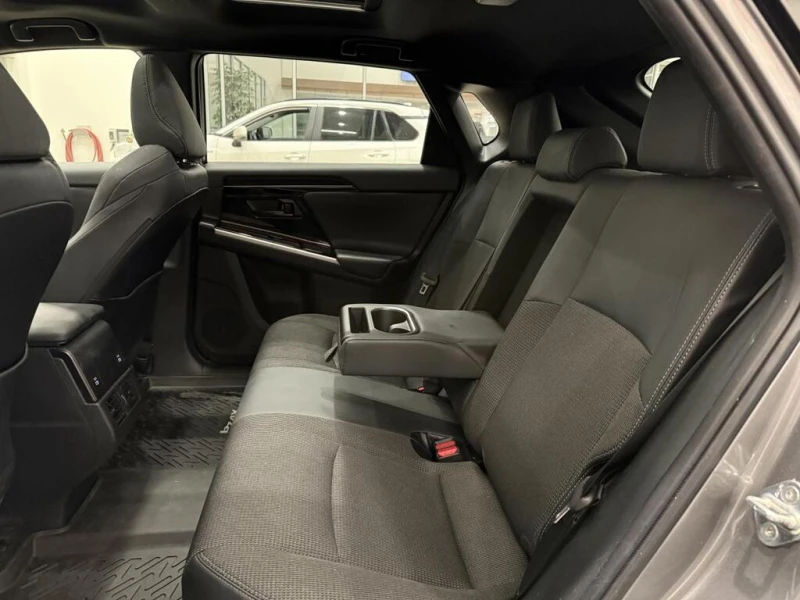 Toyota bZ4X XLE AWD* Bluetooth* Sunroof* Подгрев* , снимка 15 - Автомобили и джипове - 53362516