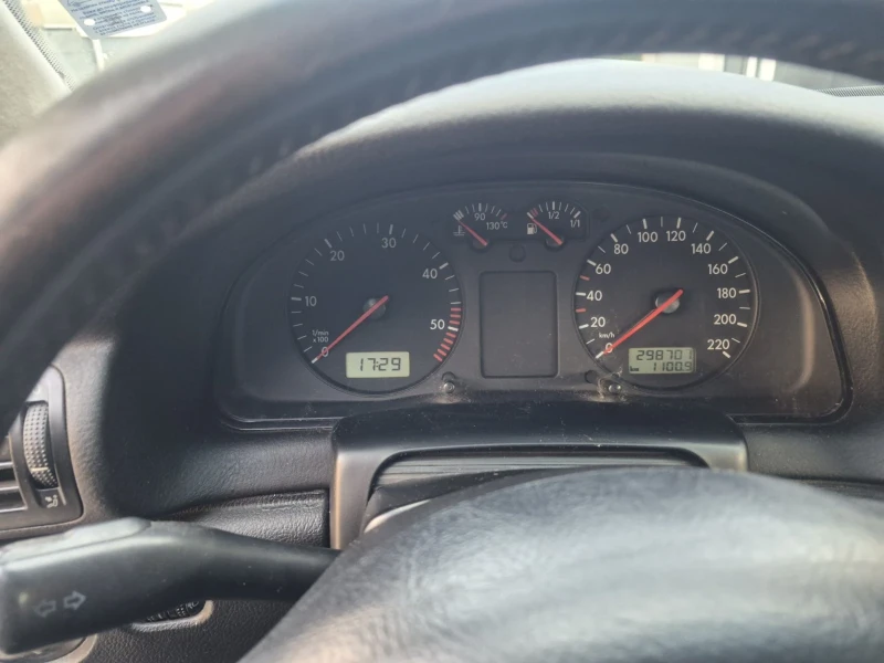 VW Passat, снимка 6 - Автомобили и джипове - 53435282