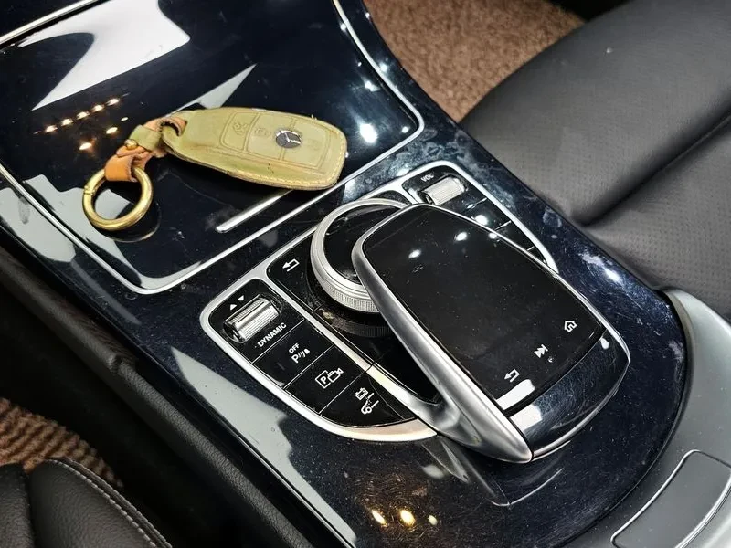 Mercedes-Benz C 180 C300E 4MATIC AMG LINE, снимка 17 - Автомобили и джипове - 54945534