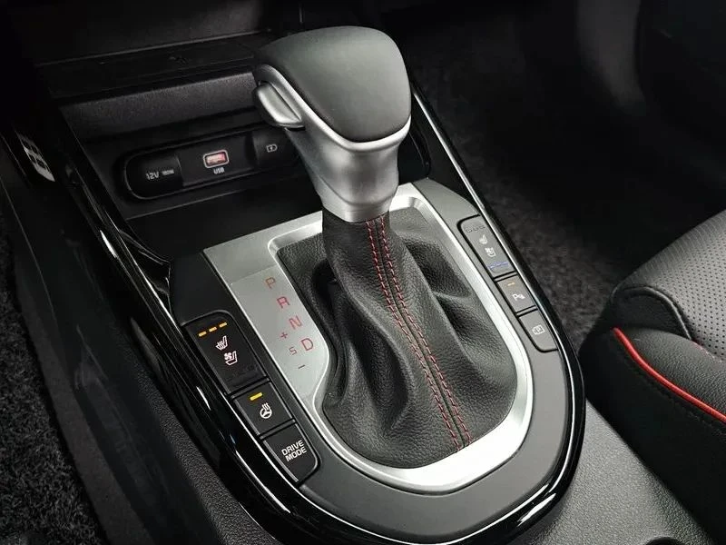 Kia K3, снимка 9 - Автомобили и джипове - 56690502