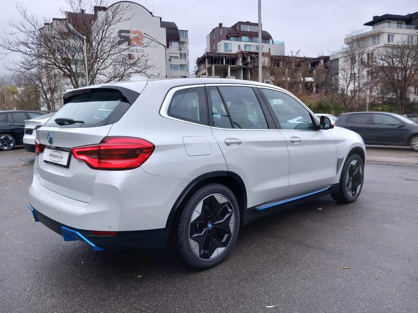 BMW iX3  - изображение 7