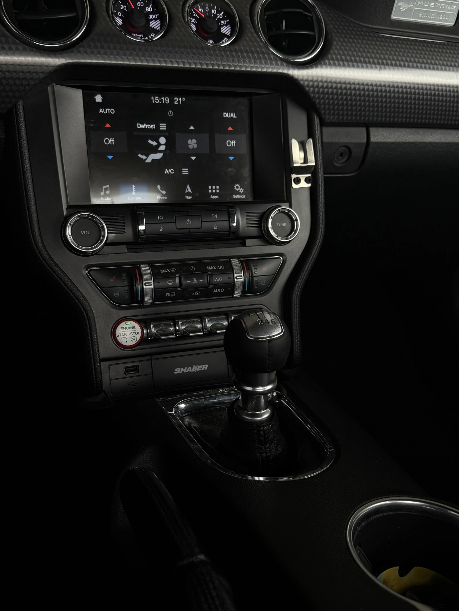 Ford Mustang Premium Performance Pack - изображение 8