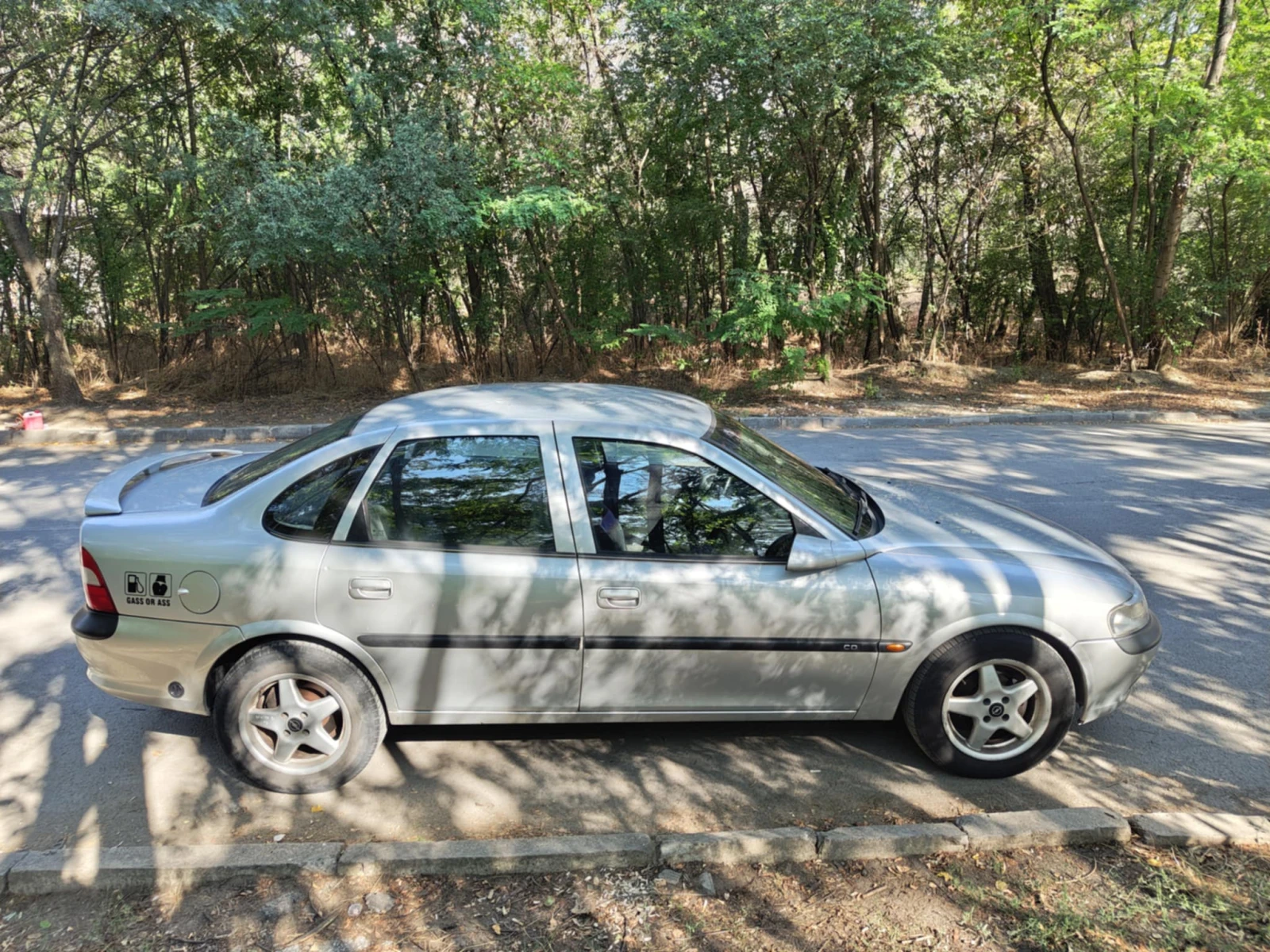 Opel Vectra 1.8 i - изображение 3
