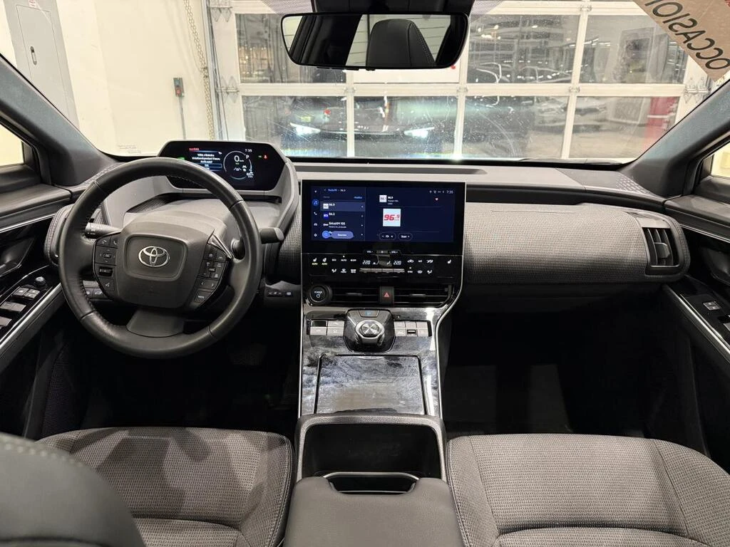 Toyota bZ4X XLE AWD* Bluetooth* Sunroof* Подгрев*  - изображение 6