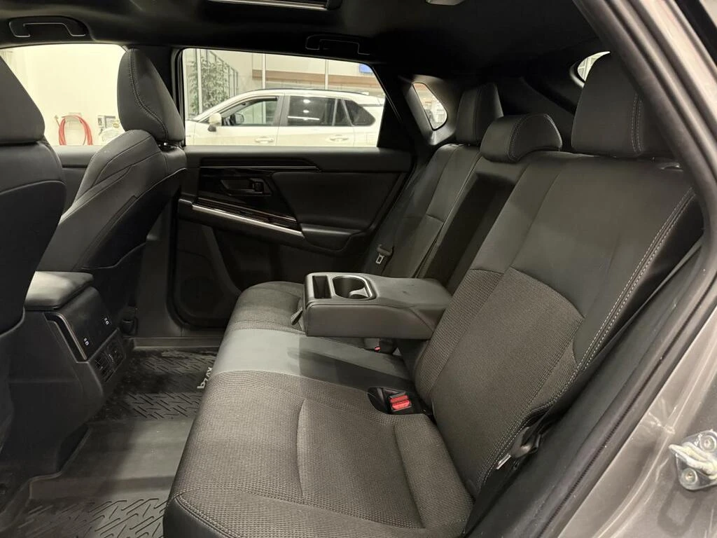 Toyota bZ4X XLE AWD* Bluetooth* Sunroof* �������*  | Mobile.bg � ����������� 15