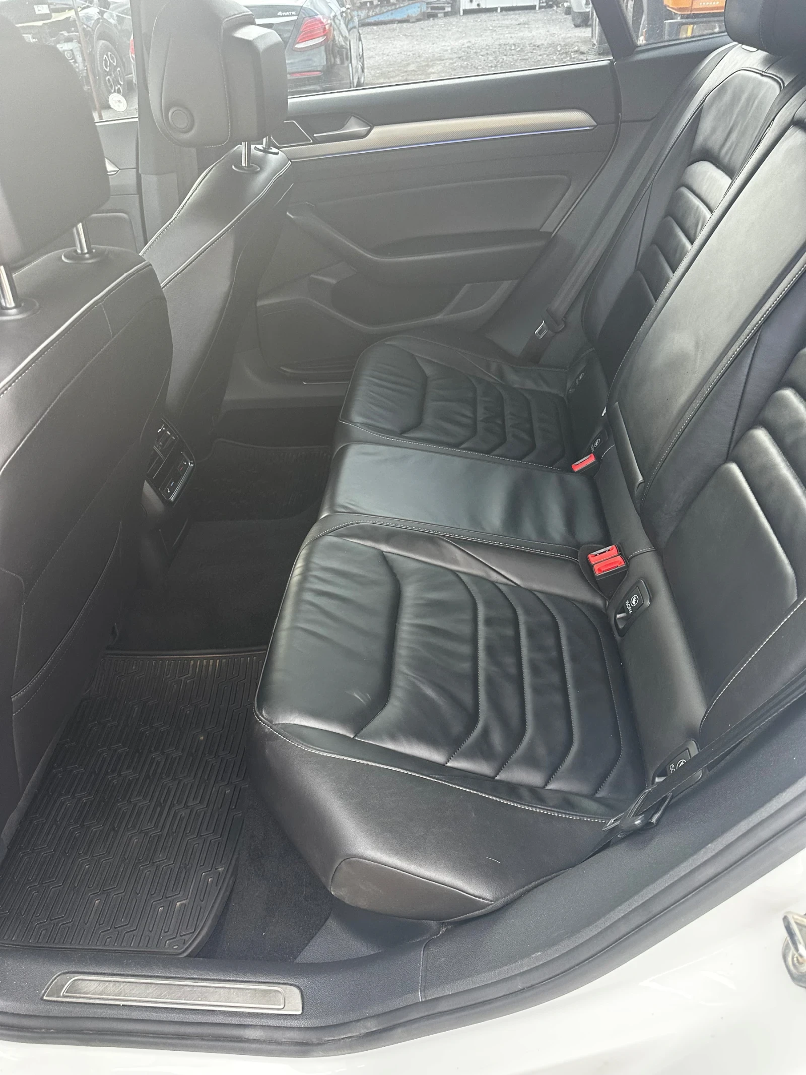 VW Arteon R Line 4motion FullMax оборудване 81000 км - изображение 6