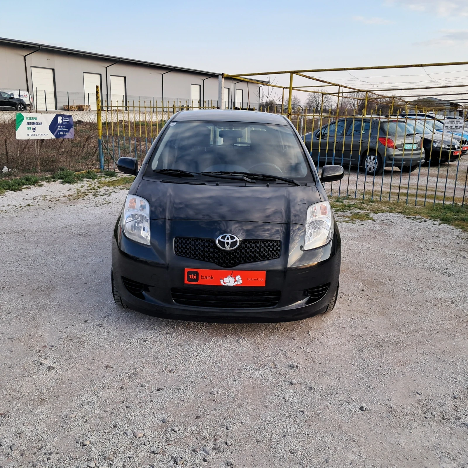 Toyota Yaris 1.0VVT-I, снимка 6 - Автомобили и джипове - 53978559