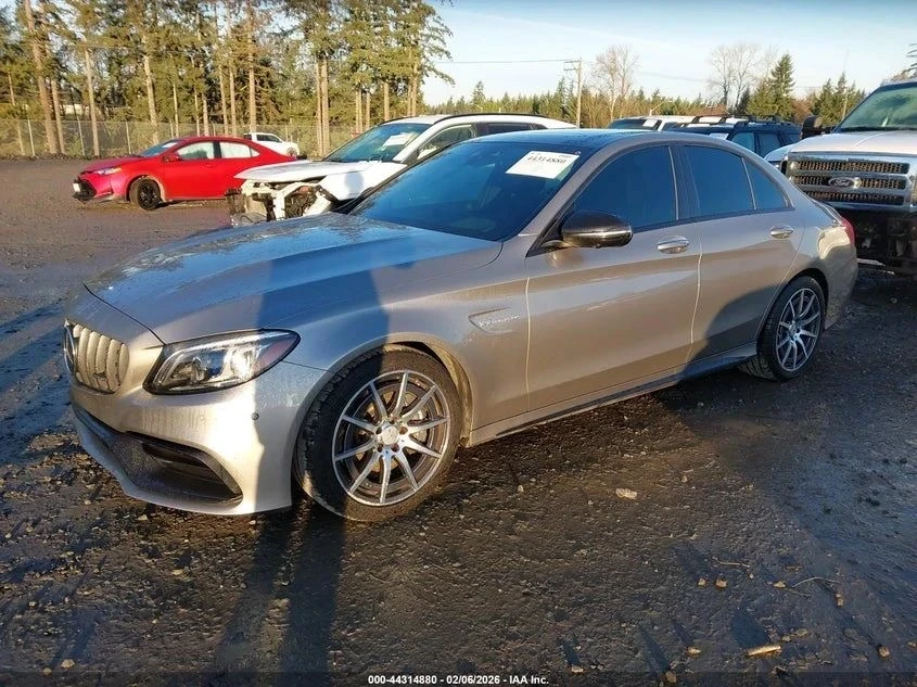 Mercedes-Benz C 63 AMG, снимка 3 - Автомобили и джипове - 53987051