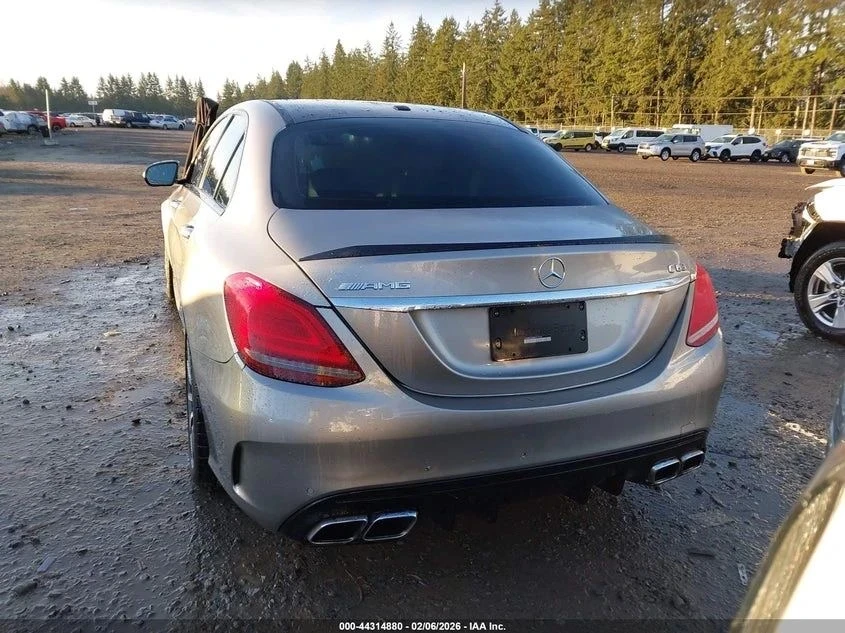 Mercedes-Benz C 63 AMG, снимка 6 - Автомобили и джипове - 53987051