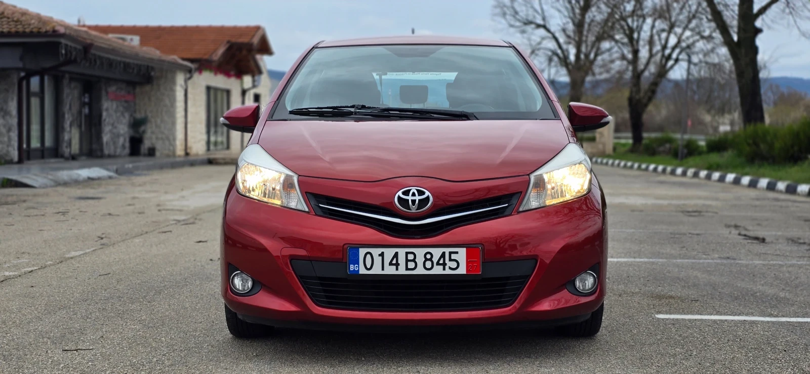 Toyota Yaris 1.33 Dual VVT-i Dynamic NAVI Tempomat, снимка 2 - Автомобили и джипове - 54015122