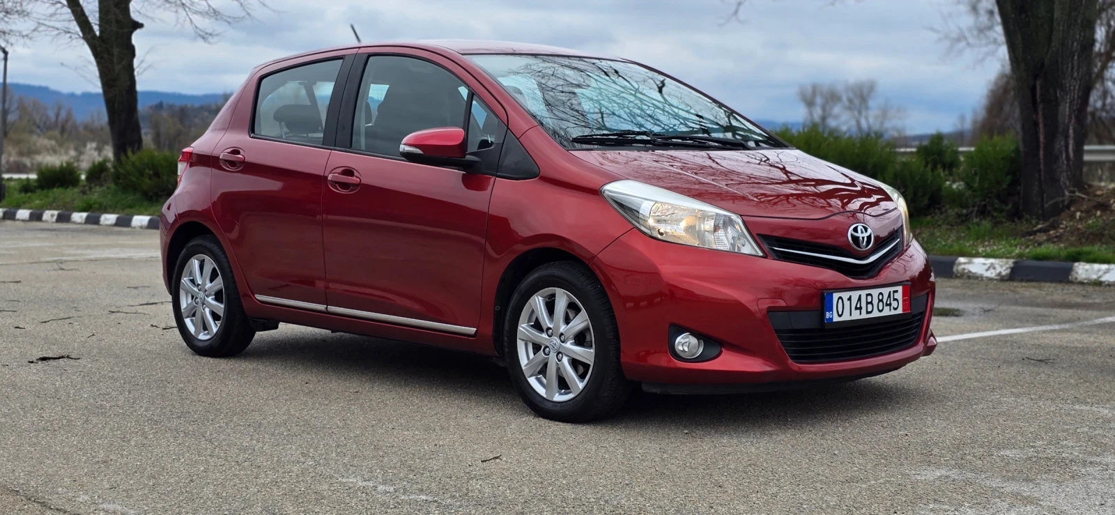 Toyota Yaris 1.33 Dual VVT-i Dynamic NAVI Tempomat, снимка 3 - Автомобили и джипове - 54015122