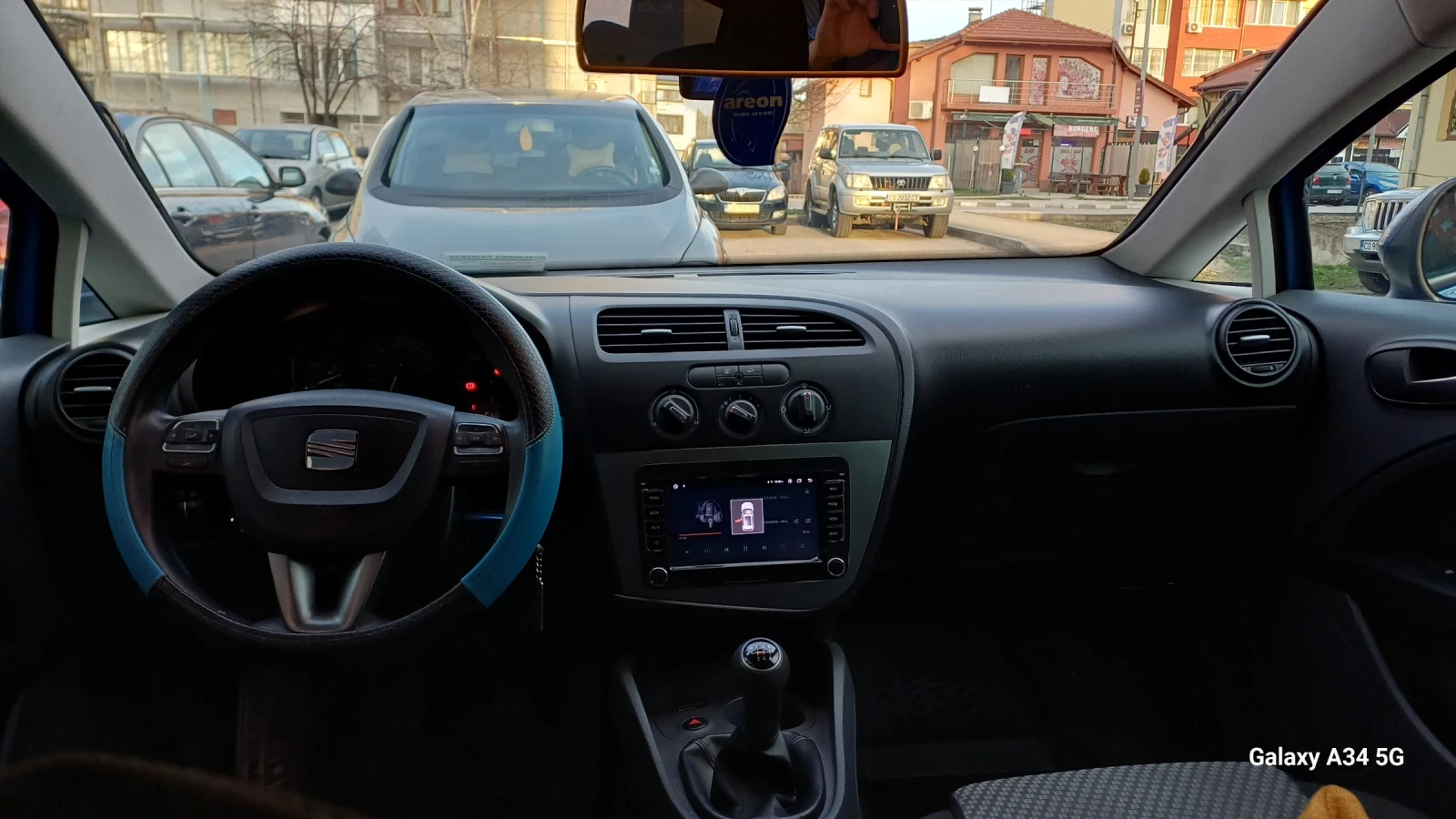 Seat Leon, снимка 9 - Автомобили и джипове - 54116191