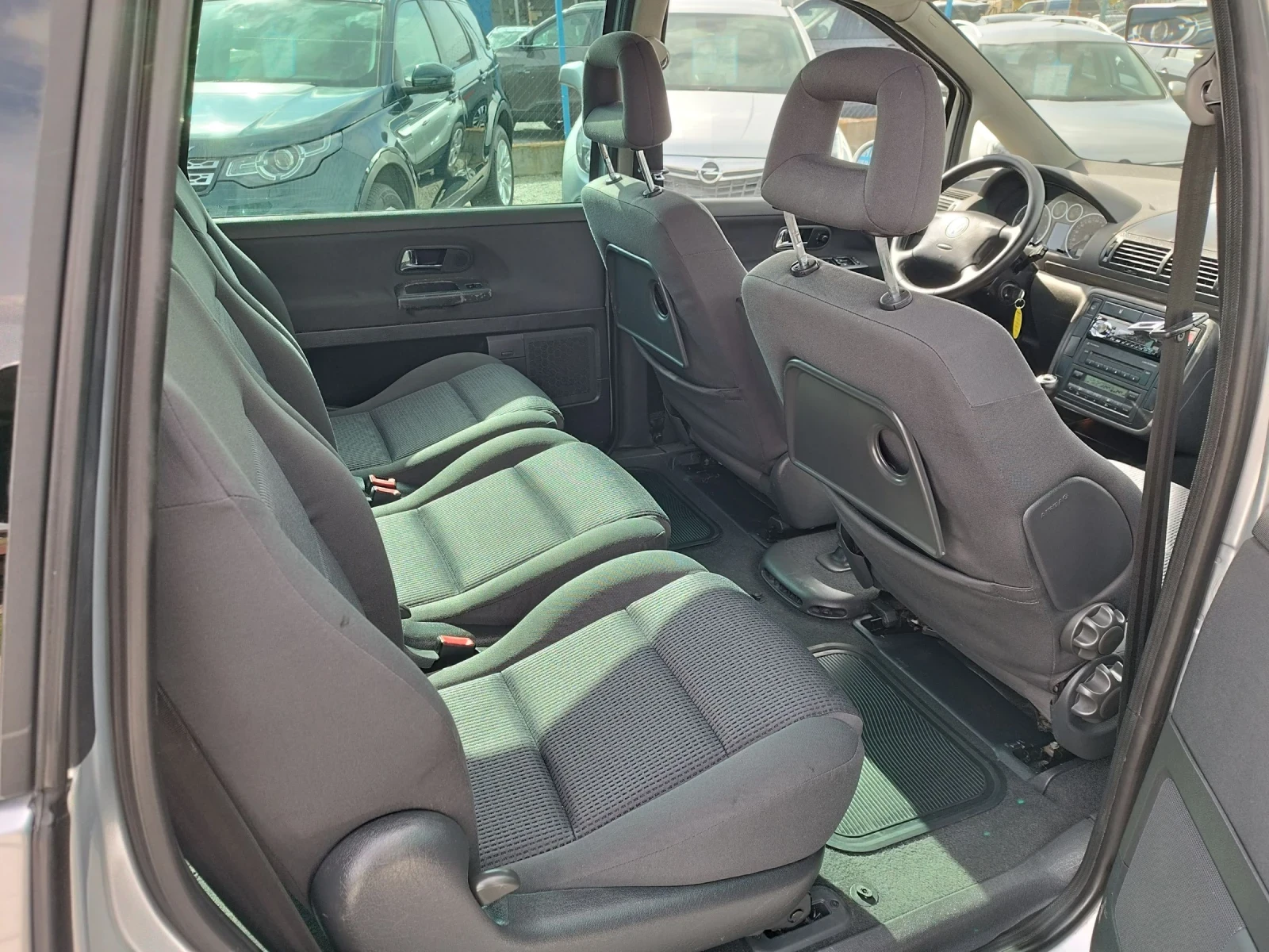 VW Sharan 1.9TDI 131кс 6ск. , снимка 13 - Автомобили и джипове - 54171620