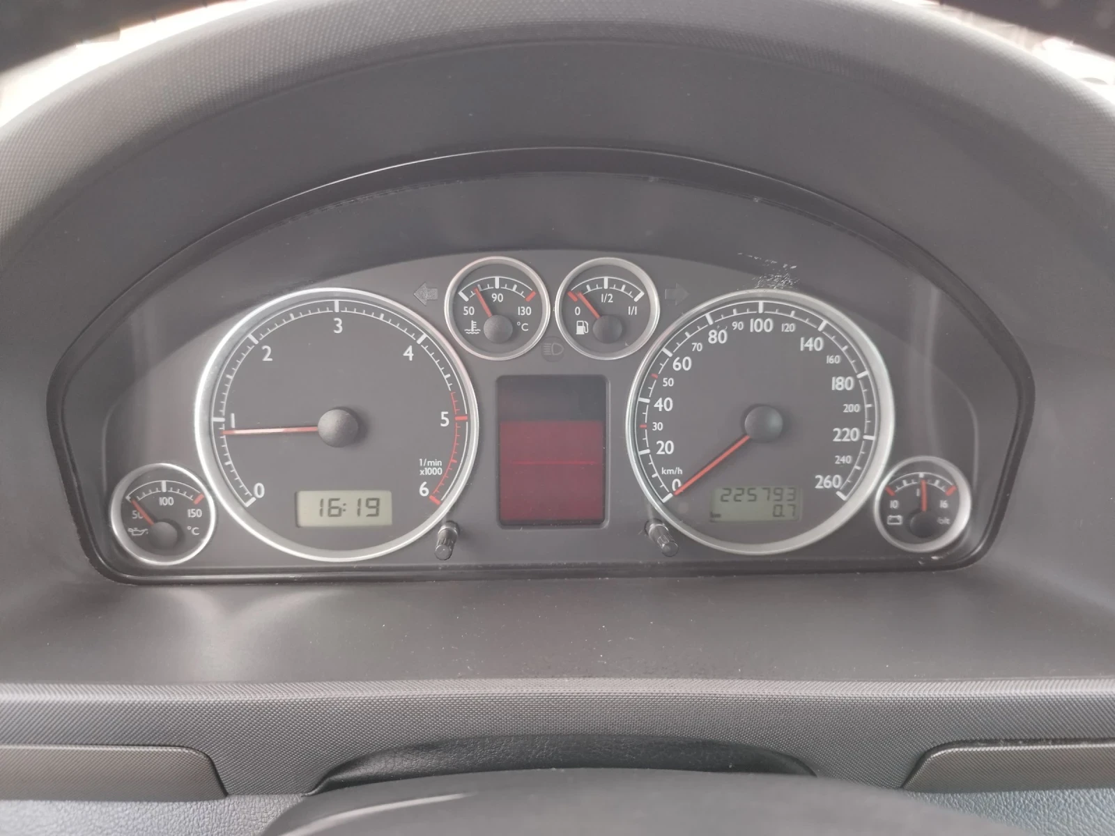 VW Sharan 1.9TDI 131кс 6ск. , снимка 17 - Автомобили и джипове - 54171620