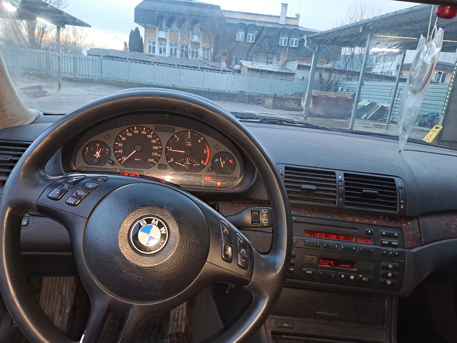 BMW 320 150, снимка 9 - Автомобили и джипове - 54586349
