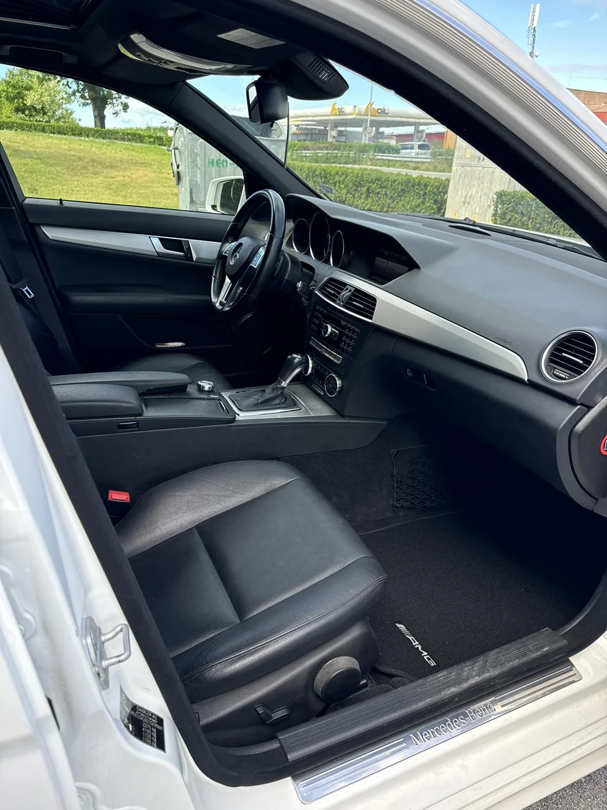 Mercedes-Benz C 250 AMG 4x4 , снимка 11 - Автомобили и джипове - 54597570
