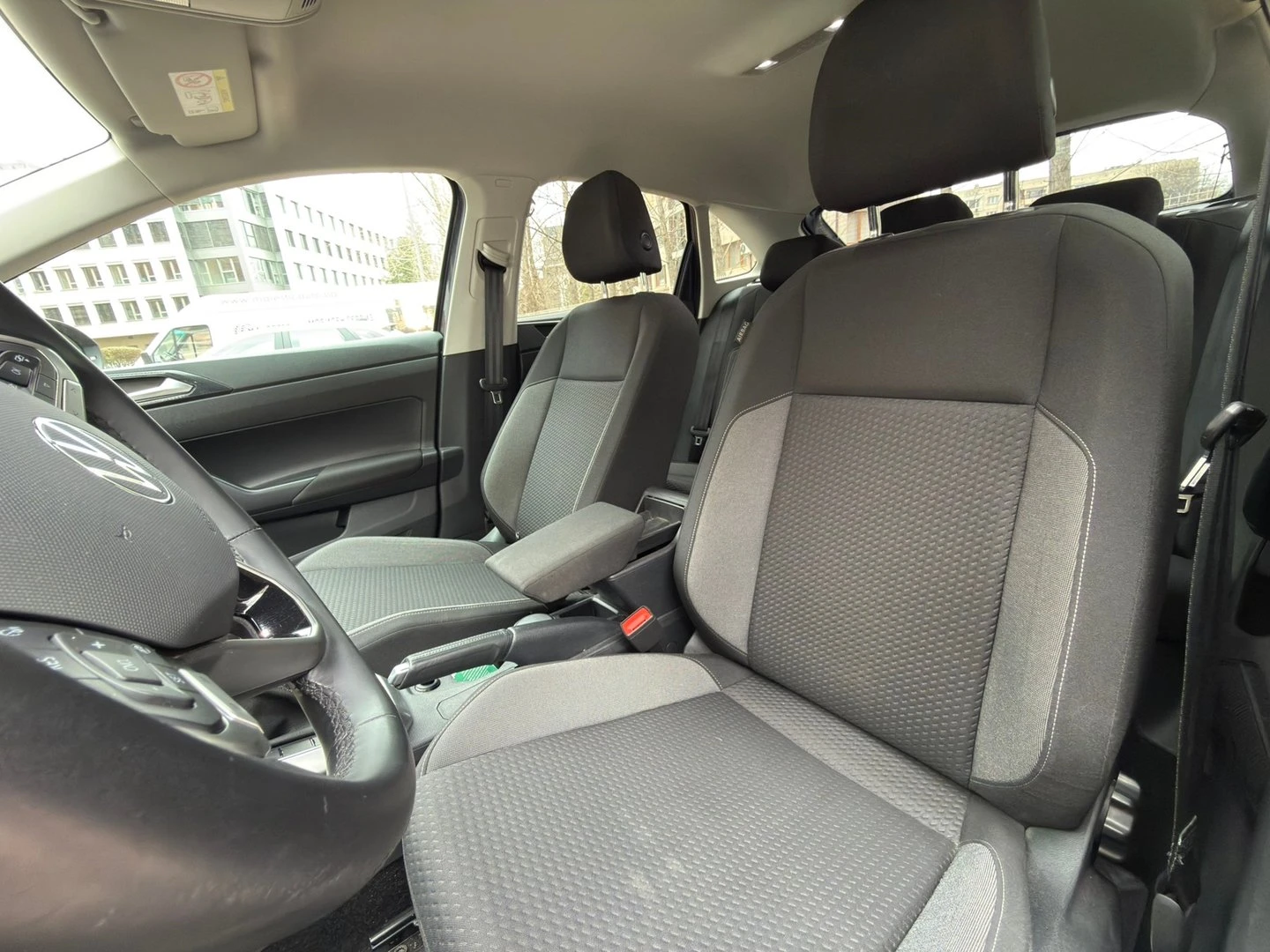 VW Taigo, снимка 6 - Автомобили и джипове - 56269618