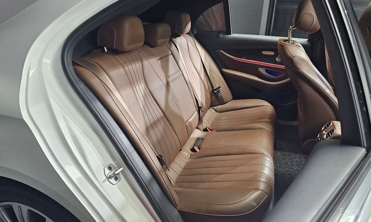 Mercedes-Benz E 450 4MATIC* BURMESTER* ОБДУХВАНЕ* ДИСТРОНИК* LANE* ASS, снимка 15 - Автомобили и джипове - 55004022
