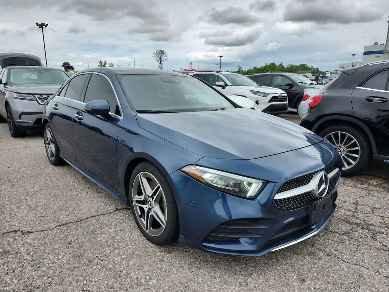 Mercedes-Benz A 220 AMG Line * 4matic * CARFAX * , снимка 2 - Автомобили и джипове - 55108834
