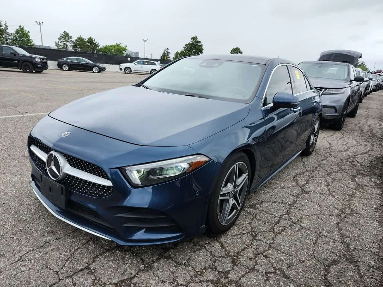 Mercedes-Benz A 220 AMG Line * 4matic * CARFAX * 