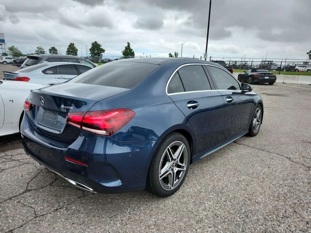 Mercedes-Benz A 220 AMG Line * 4matic * CARFAX * , снимка 3 - Автомобили и джипове - 55108834