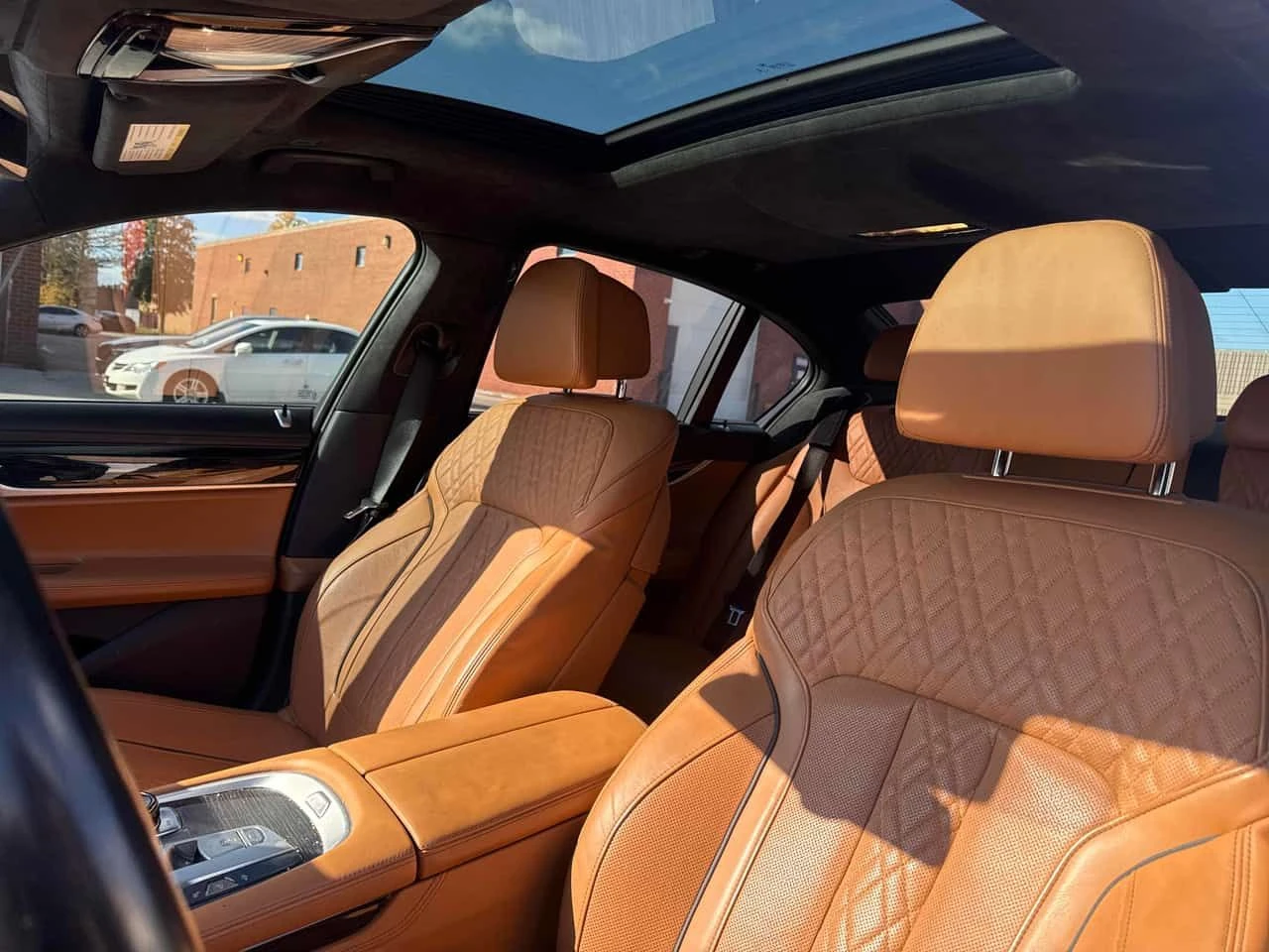 BMW 750 * 750i xDrive * CARFAX * ЦЕНА ДО БГ, снимка 11 - Автомобили и джипове - 55203694