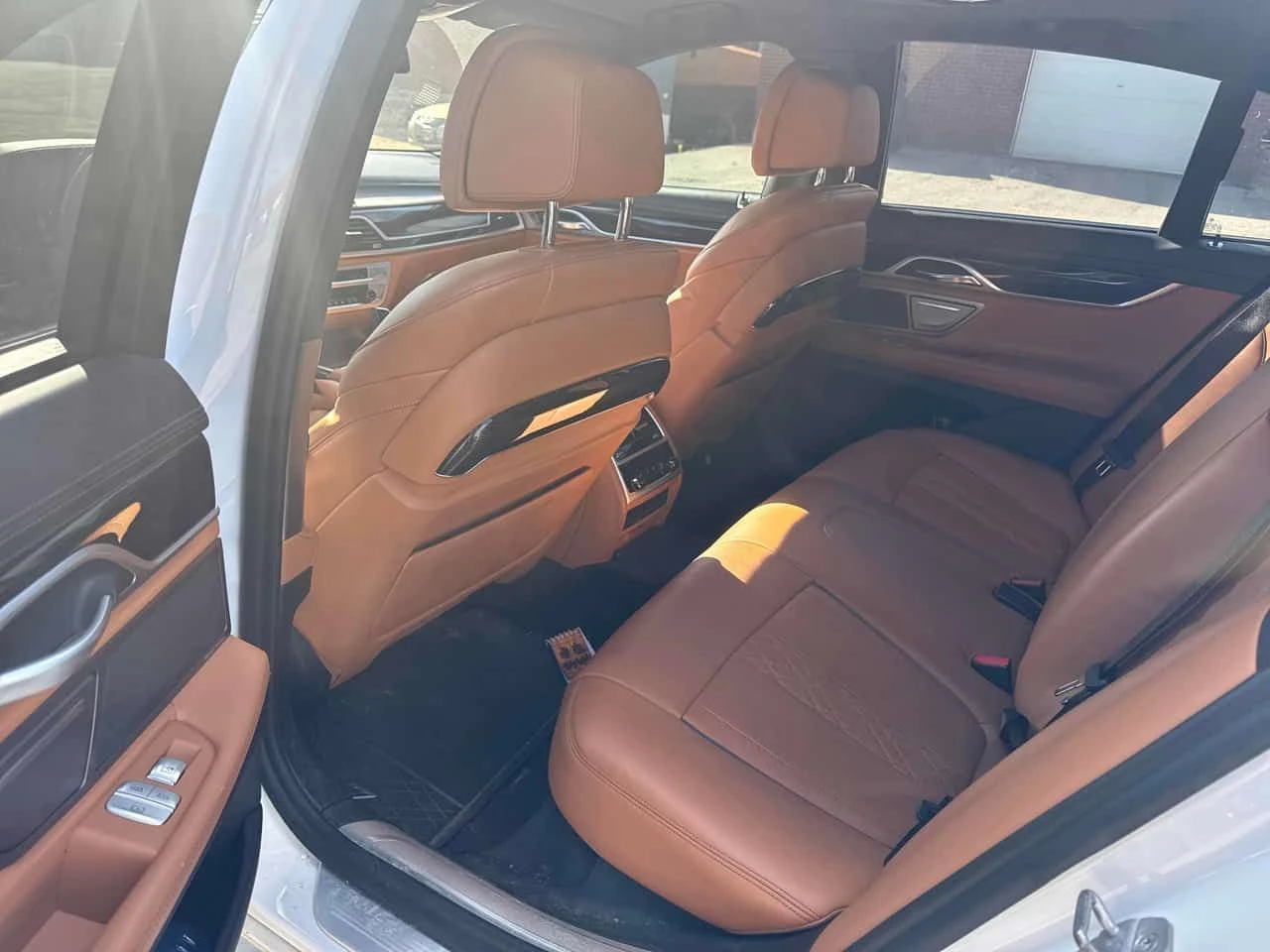 BMW 750 * 750i xDrive * CARFAX * ЦЕНА ДО БГ, снимка 10 - Автомобили и джипове - 55203694