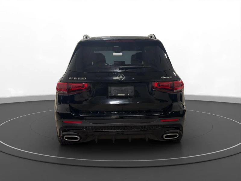 Mercedes-Benz GLB 250 4Matic / AMG PKG / NIGHT PKG / PANO / AMBIENT, снимка 5 - Автомобили и джипове - 52749909