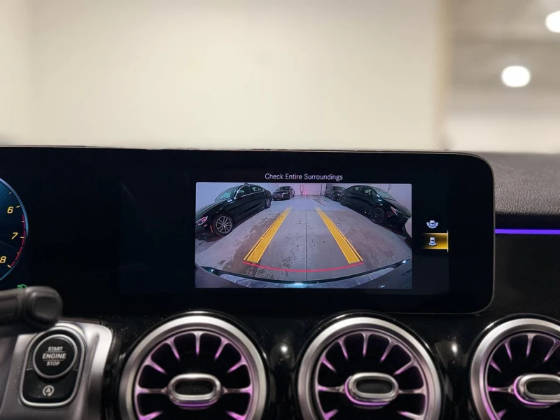 Mercedes-Benz GLB 250 4Matic / AMG PKG / NIGHT PKG / PANO / AMBIENT, снимка 11 - Автомобили и джипове - 52749909