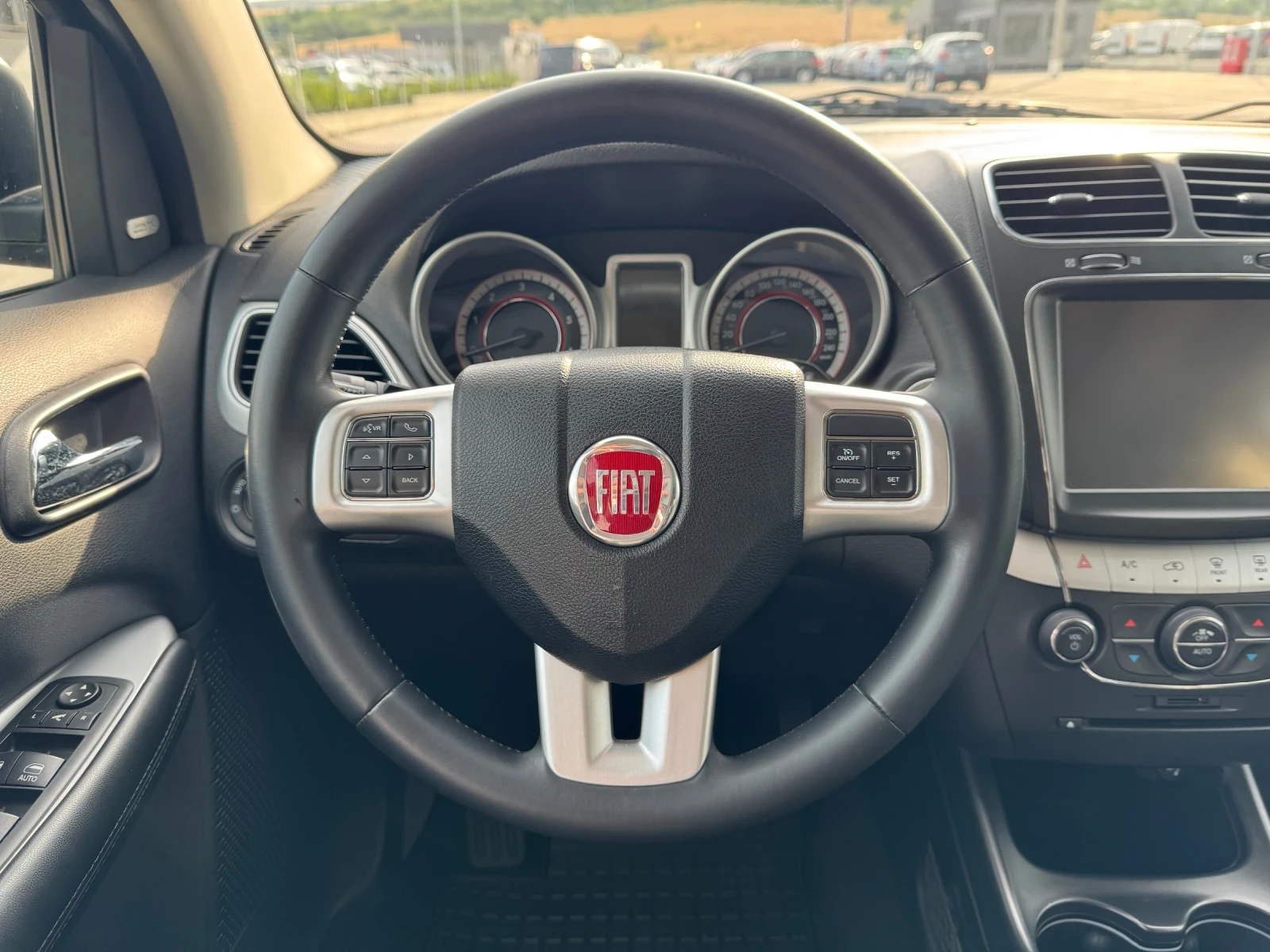 Fiat Freemont 2.0 multi jet - KEYLESS/ HEAT/ LEATHER/ 7 SEATS - изображение 10