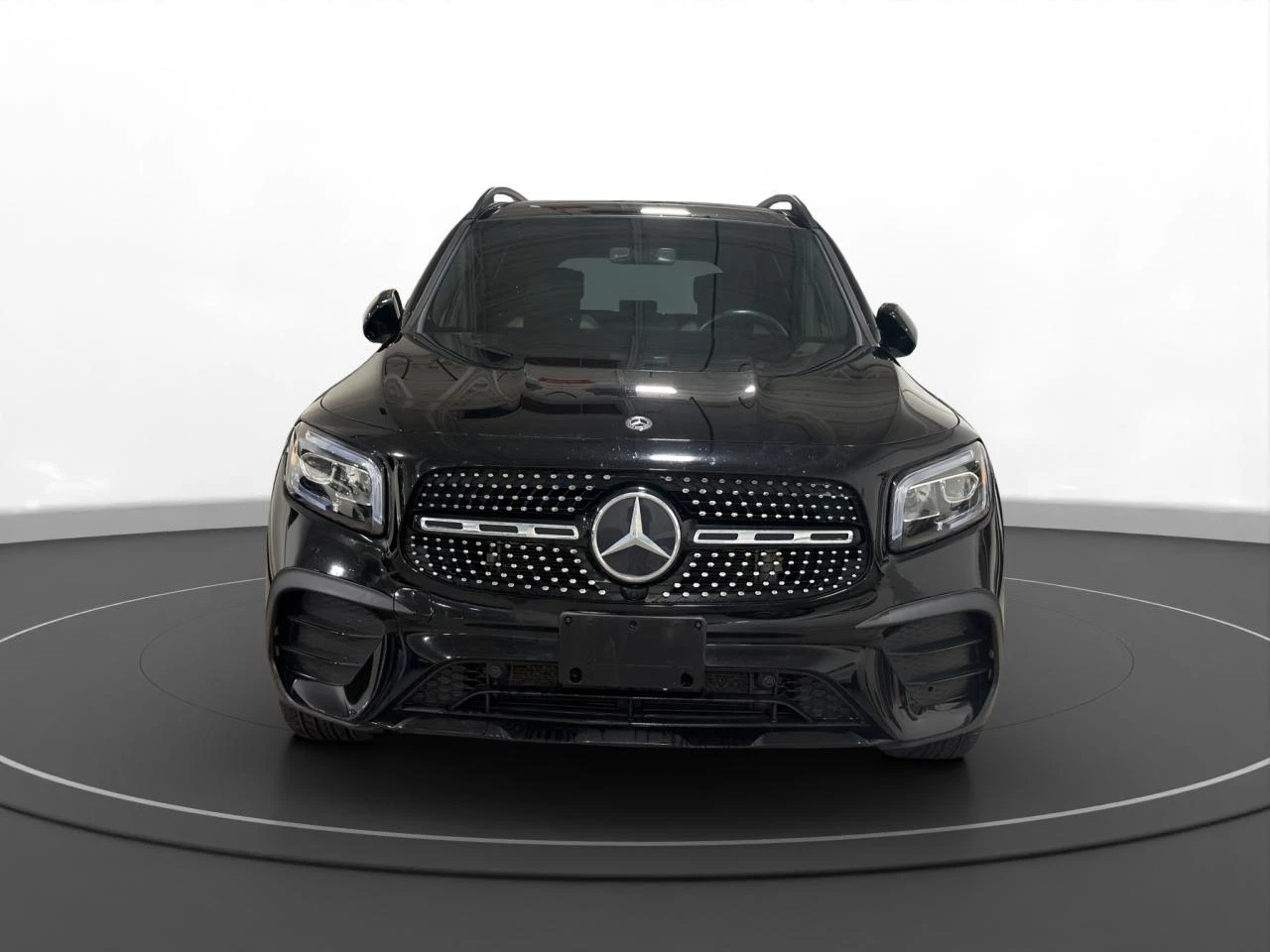 Mercedes-Benz GLB 250 4Matic / AMG PKG / NIGHT PKG / PANO / AMBIENT - изображение 2