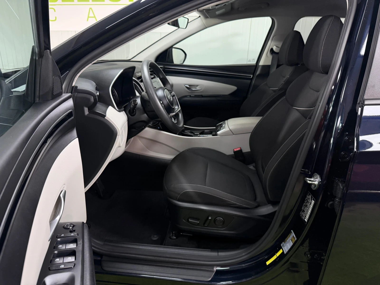 Hyundai Tucson AWD/4x4 32000 КМ Дистроник/Carplay/Keyless, снимка 9 - Автомобили и джипове - 54077620