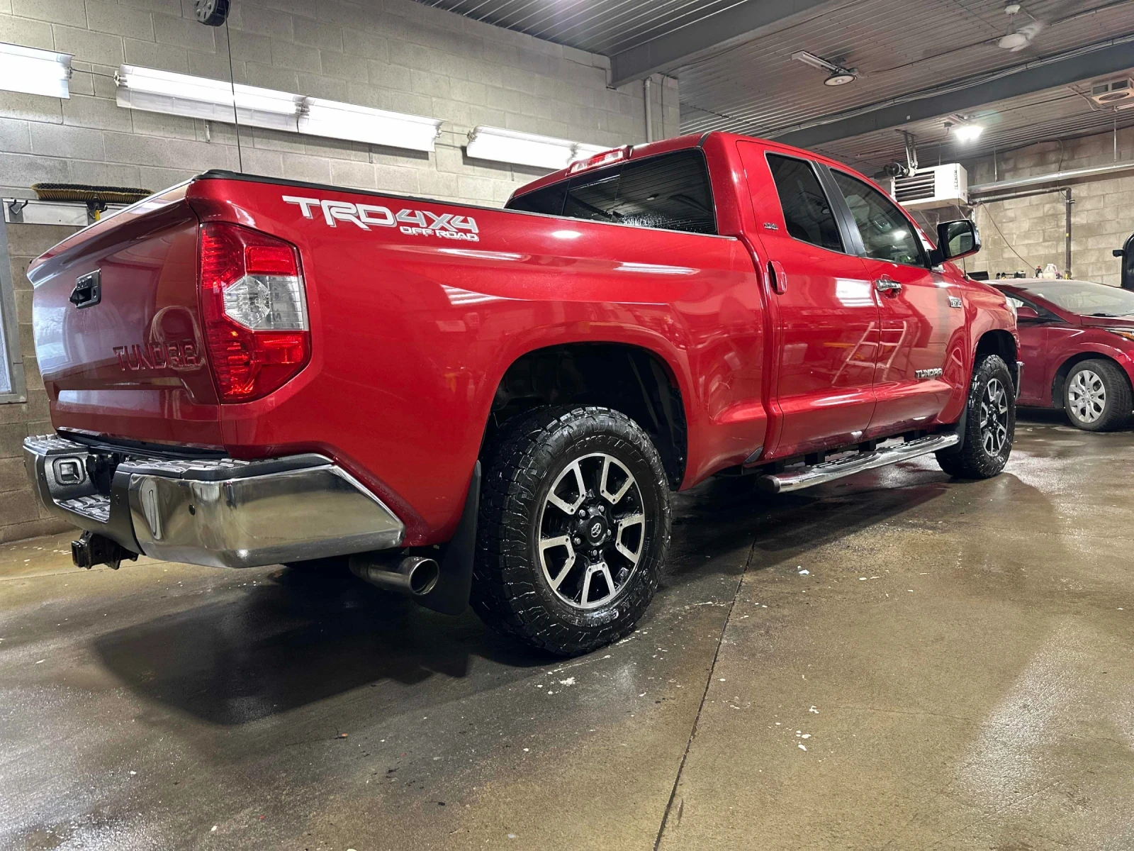 Toyota Tundra SR5 PLUS * 88 000 KM * 5.7 * CAR FAX * , снимка 3 - Автомобили и джипове - 54210421