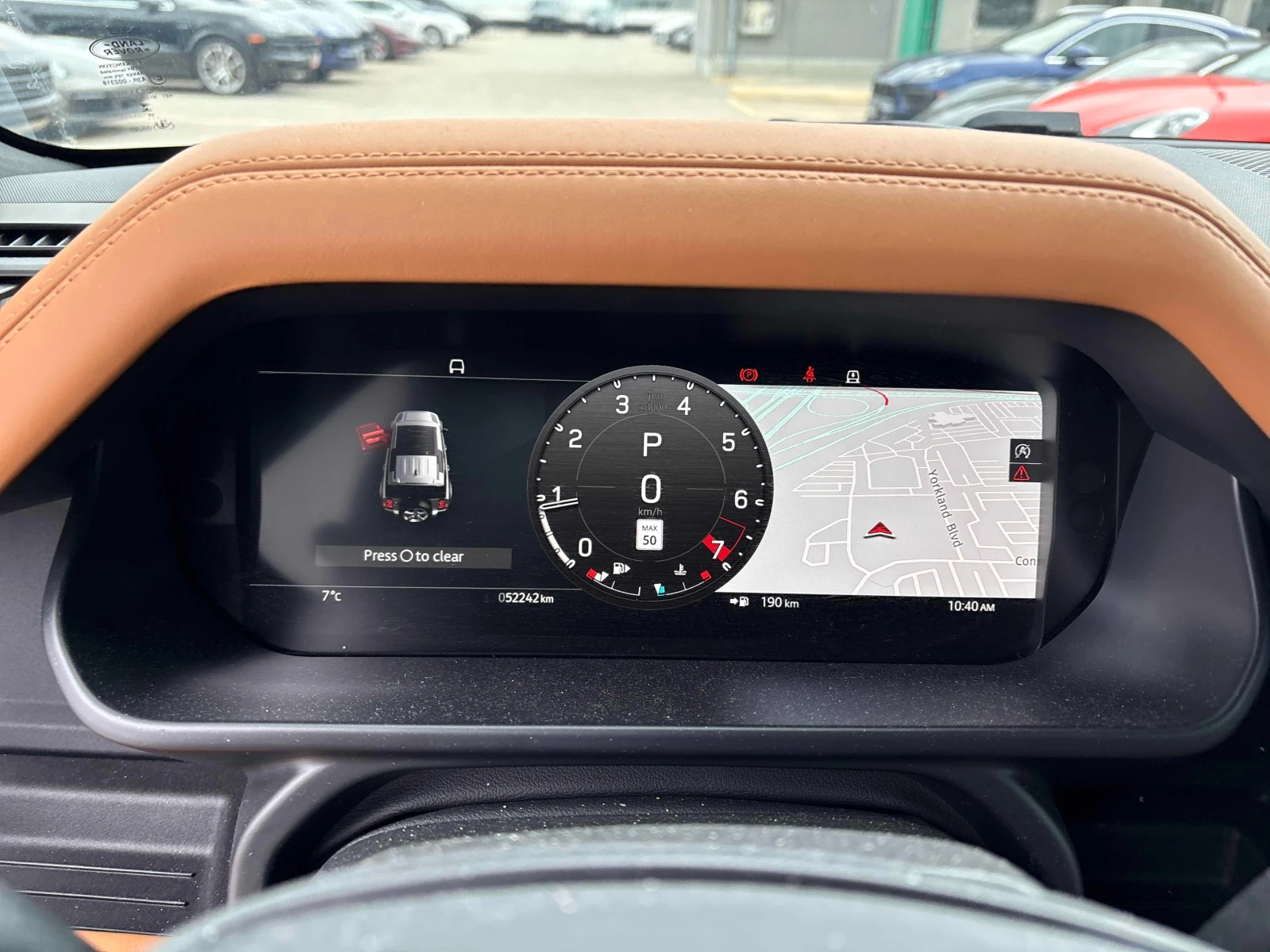 Land Rover Defender V8 * * CARFAX * * АВТО КРЕДИТ * * Цена до БГ * * , снимка 8 - Автомобили и джипове - 54556572