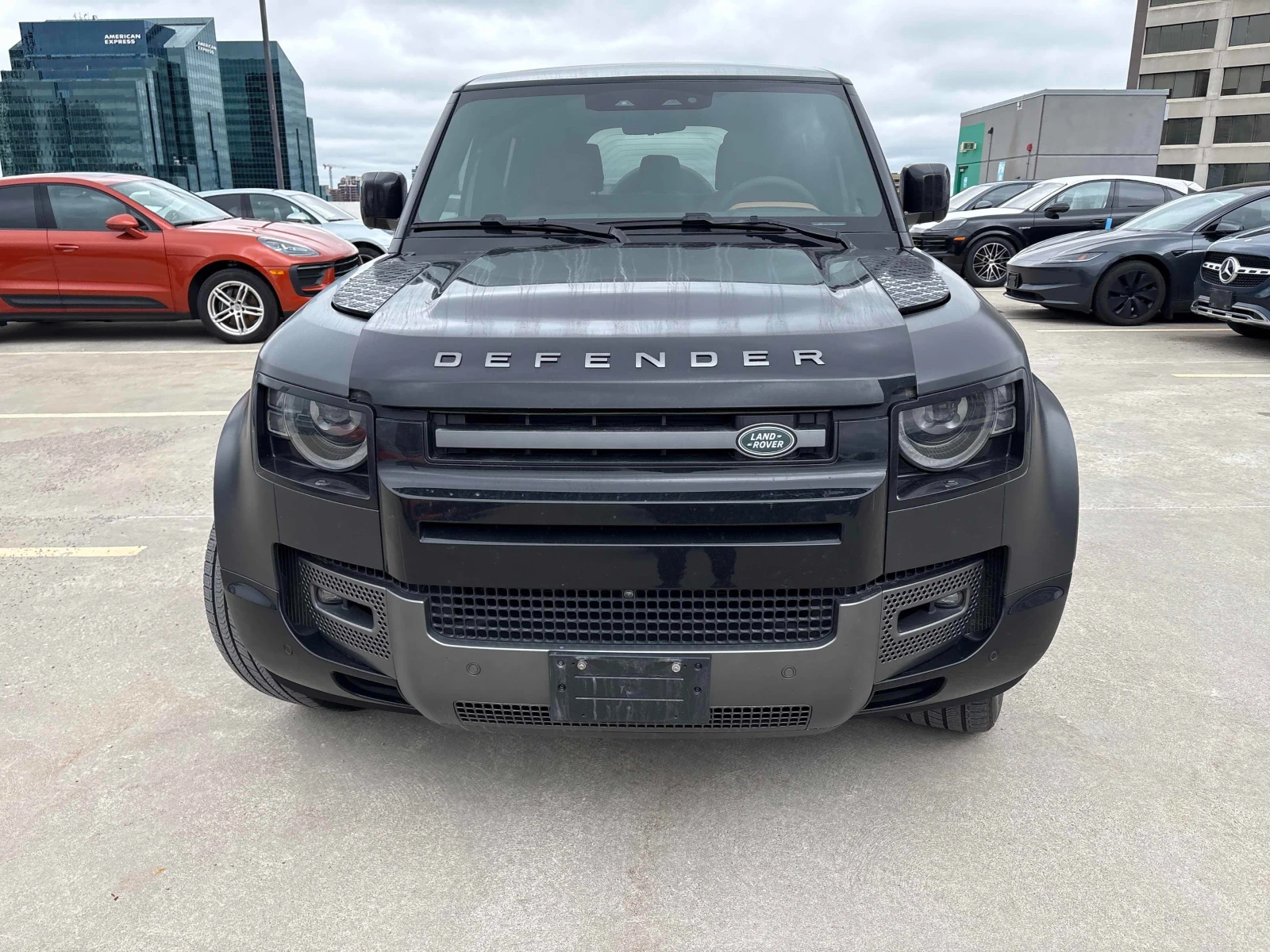 Land Rover Defender V8 * * CARFAX * * АВТО КРЕДИТ * * Цена до БГ * * , снимка 2 - Автомобили и джипове - 54556572